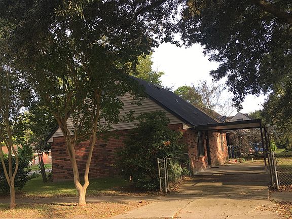 3rd image of 800 Plaza Village Dr
