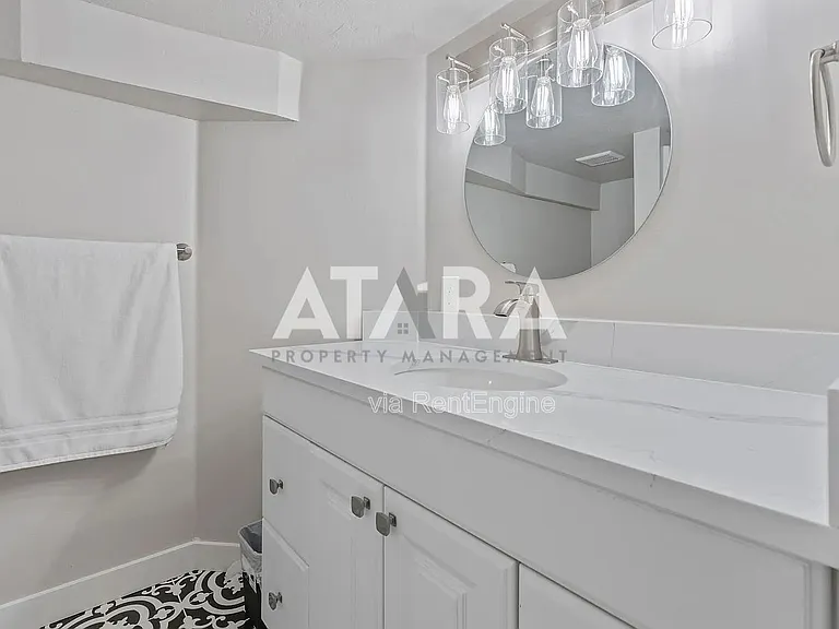 724 E Wilson Ave — Photo 38