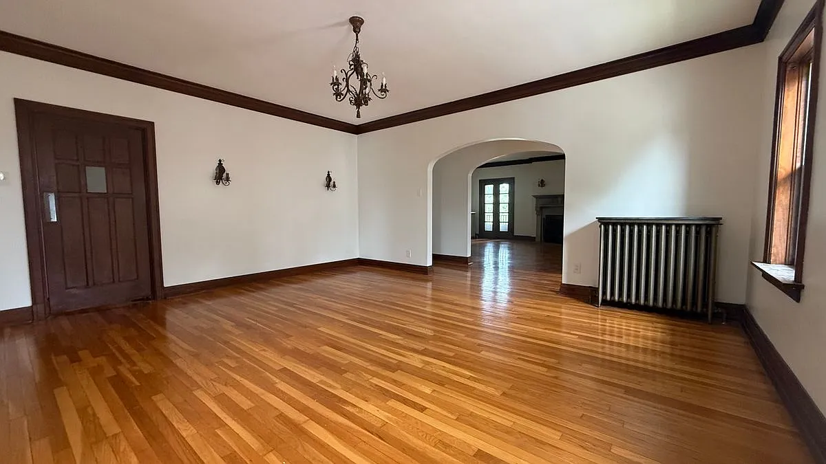 2 bed, 1.0 bath, 2134 sqft, $1,800 — Photo 4