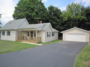 217 Park Rd, Lakemoor, IL 60051