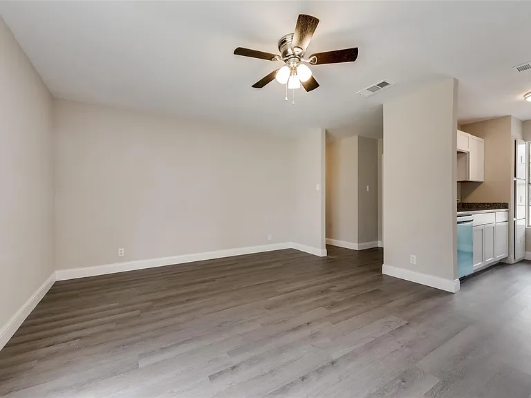 1114 Anthony Dr — Photo 19