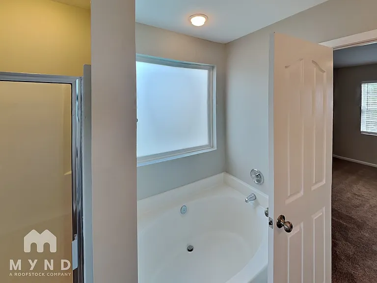 303 Holton Dr — Photo 16