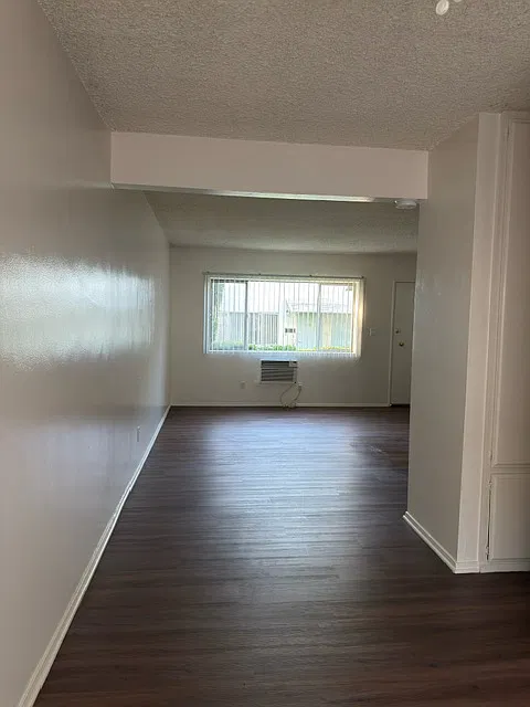 2 bed, 1.5 bath, $2,000 — Photo 2