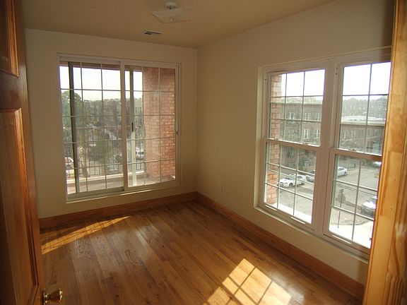 5th image of 516 Kingston Ave APT 6