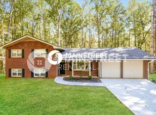 6265 E Shore Cir, Douglasville, GA 30135