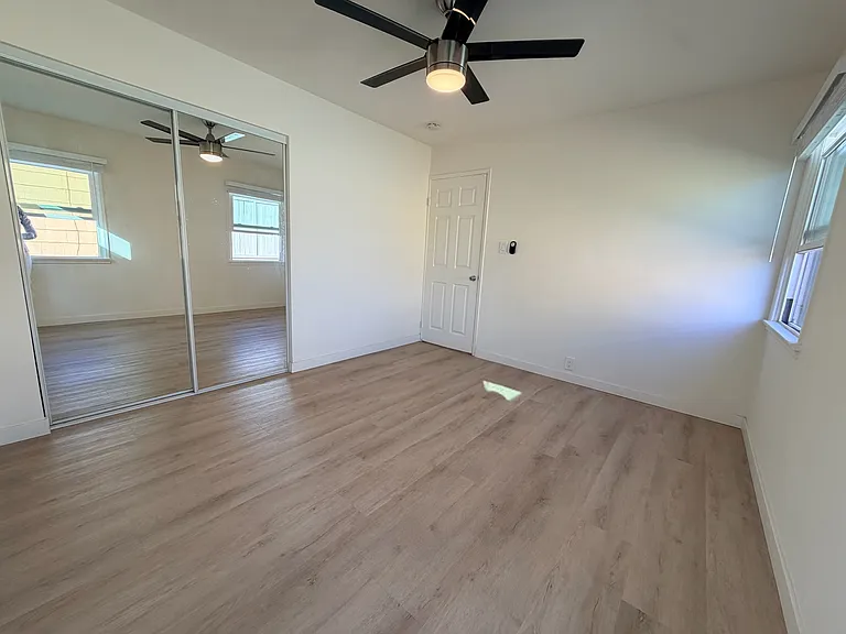 227 N Juanita Ave #227 — Photo 12