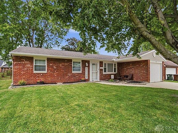 3rd image of 568 Georgia Dr
