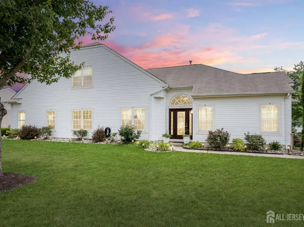 2 Moet Ct, Manchester, NJ 08759