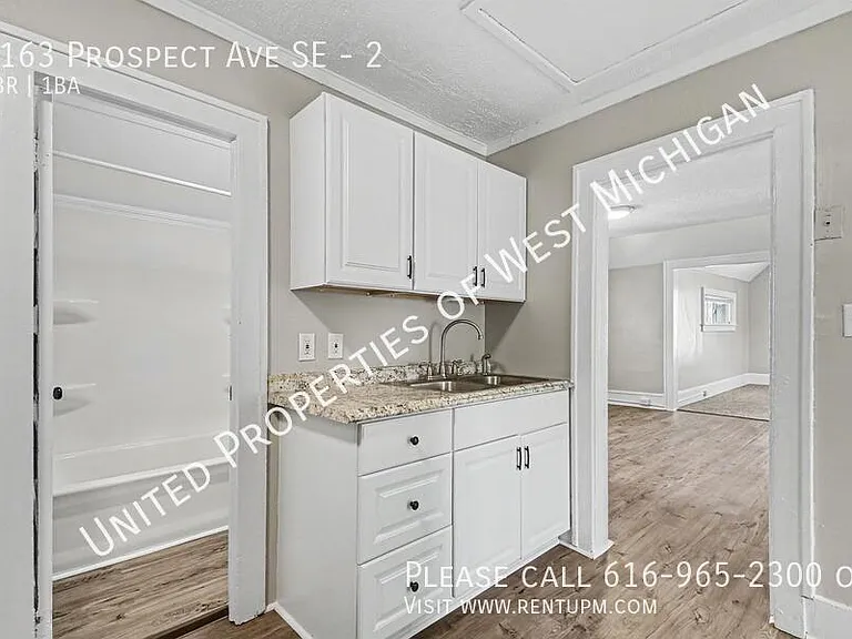 1163 Prospect Ave SE #2 — Photo 4