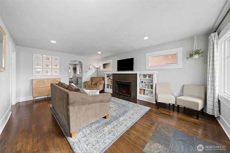 3rd image of 6243 S Warner Street