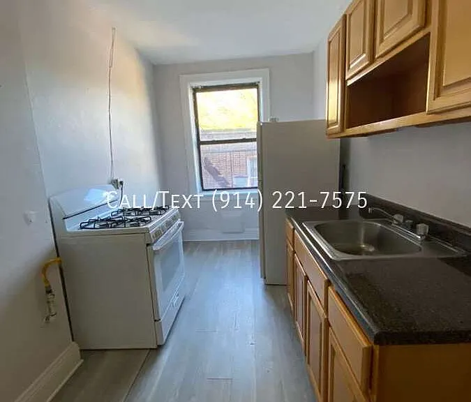 14 Coyle Pl #4D — Photo 7