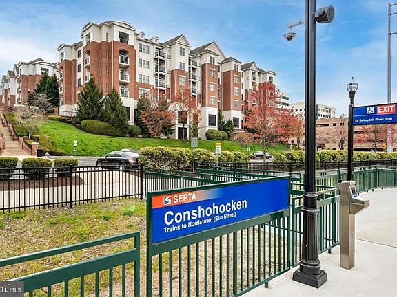 3rd image of 300 W Elm St Suite 2334