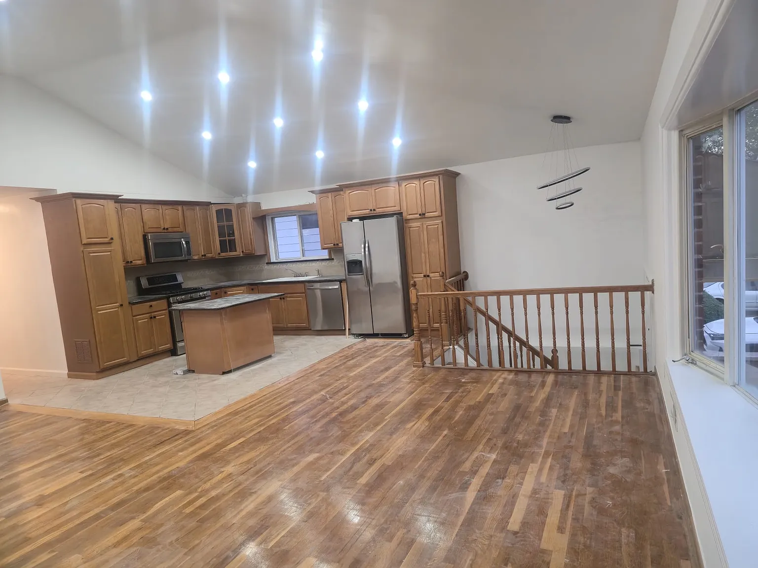 3 bed, 2400 sqft, $3,800 — Photo 1