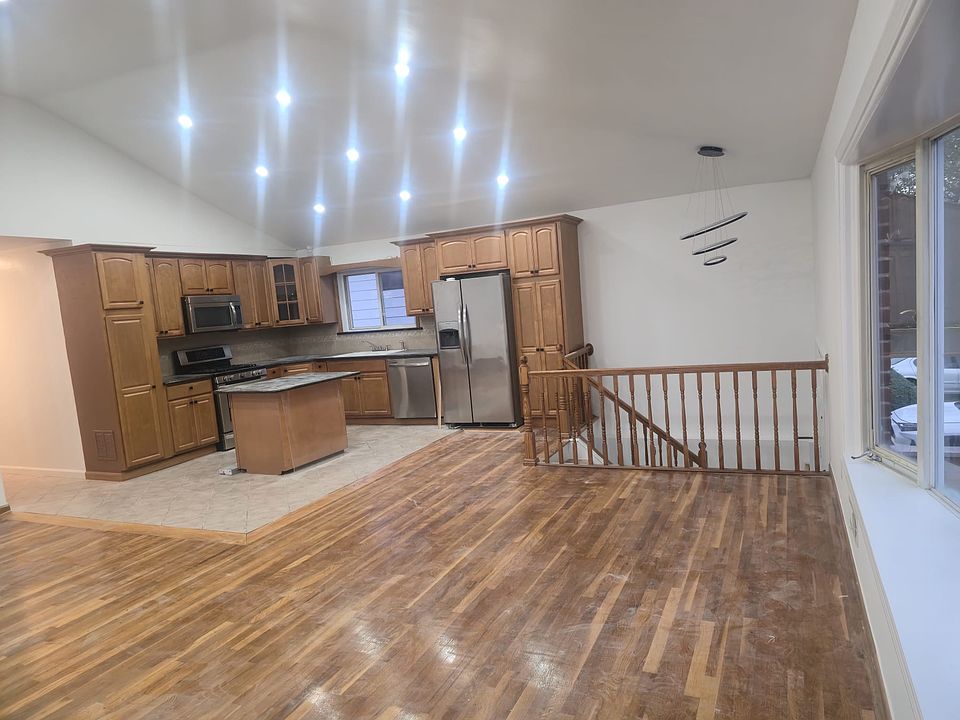 1st image of 2226 E 60th Pl Floor 2