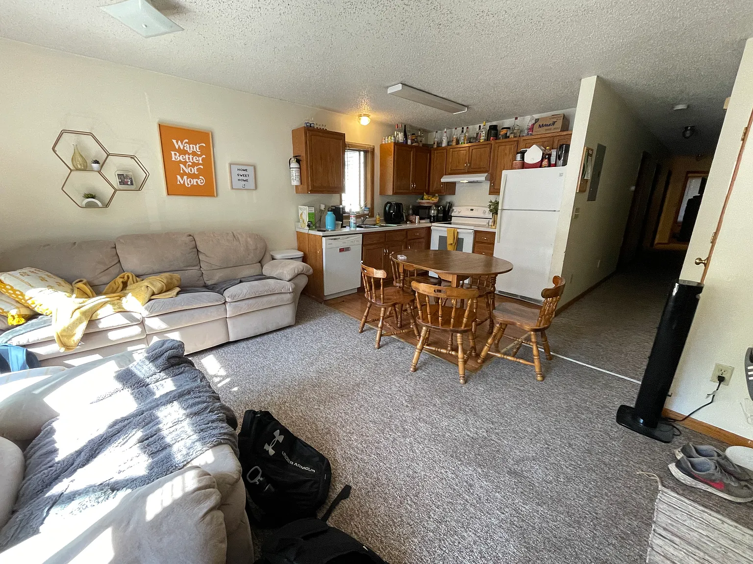 120 W 7th St — Photo 3