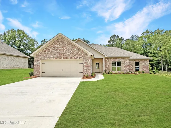 711 Magnolia Point Cir, Pearl, MS 39208