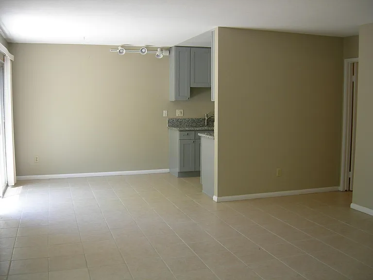 7892 Camino Glorita — Photo 4