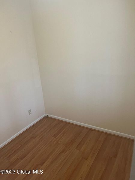 4th image of 452A Hudson Avenue