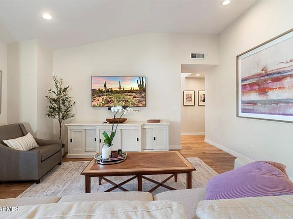 5th image of 10522 E CINNABAR Avenue