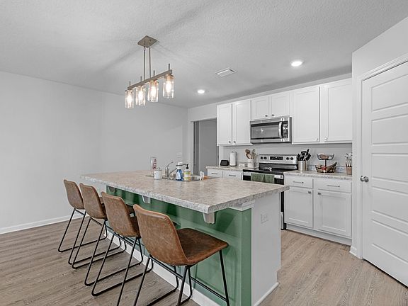 4th image of 1046 Lovebird Ct