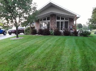 4310 Pioneer Greens Dr, Lincoln, NE 68526