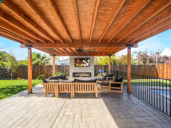 1745 Eucalyptus Ct, Concord, CA 94521