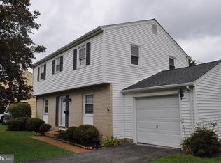 15 Crippen Dr, New Castle, DE 19720