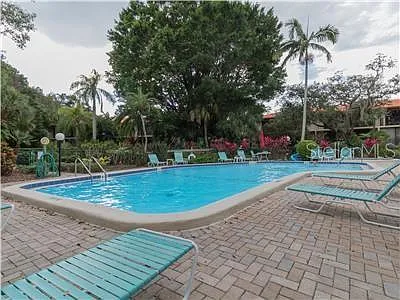 2 bed, 2.0 bath, 1592 sqft, $5,000 — Photo 3