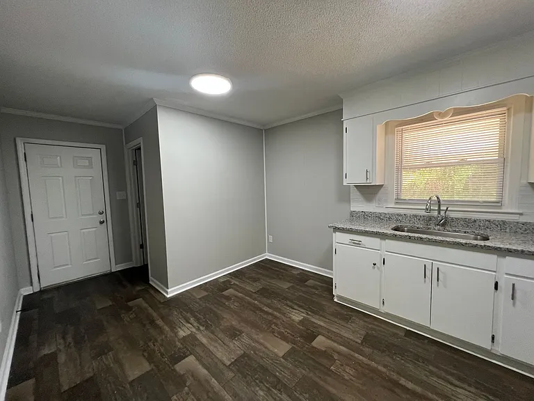 610 Belfast Dr — Photo 5