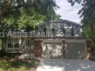 12600 S Summertree Ln, Olathe, KS 66062