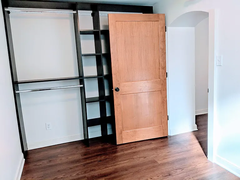833 Grand Apartments — Photo 42