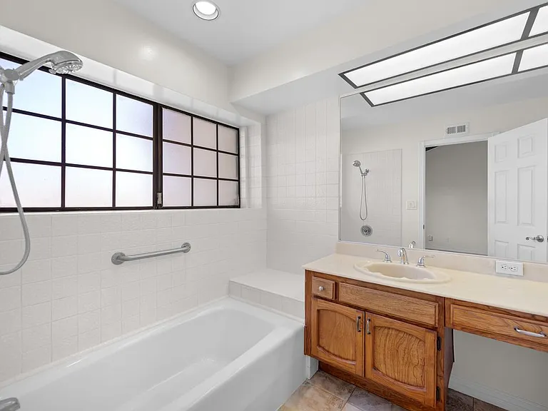 7100 Balboa Blvd #803 — Photo 25