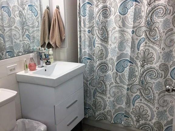 3rd image of 70 Battery Pl APT 712