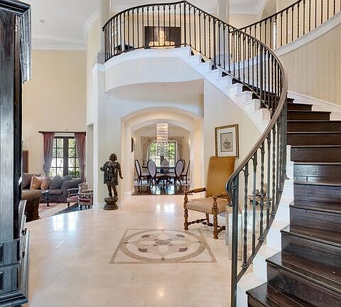 4th image of 5010 Serena Cir