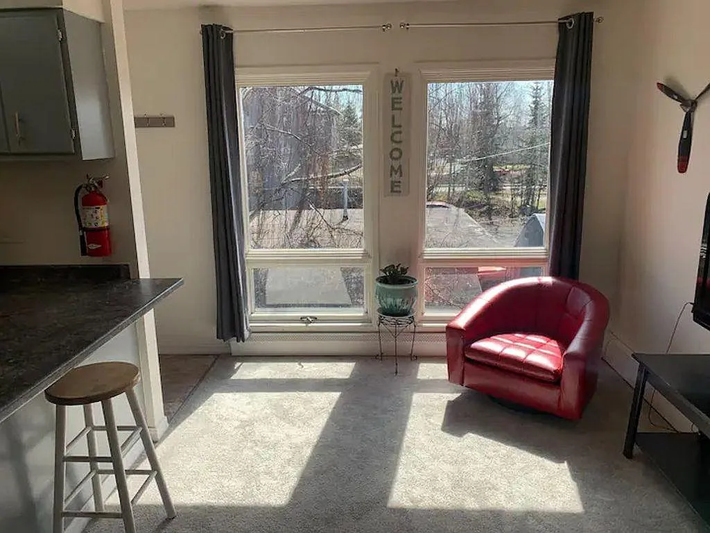 1424 Orca St — Photo 3
