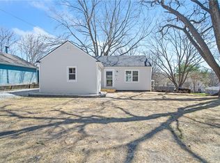 2445 SW 8th St, Des Moines, IA 50315