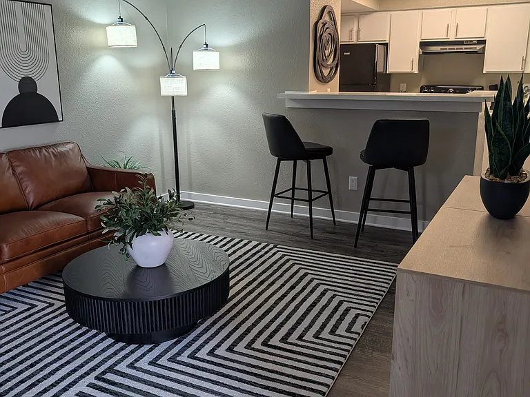 Lakeview Apartments — Photo 48