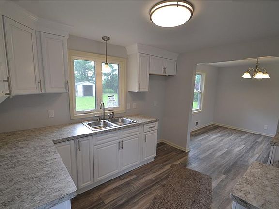 4th image of 1138 Hilton Parma Rd
