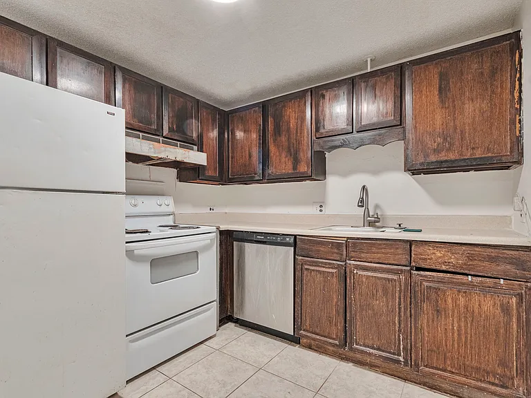 11521 W 61st Pl — Photo 9