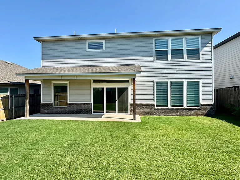 520 NW 176th Ter — Photo 47
