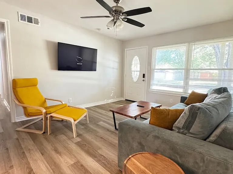 Topaz Ln — Photo 3