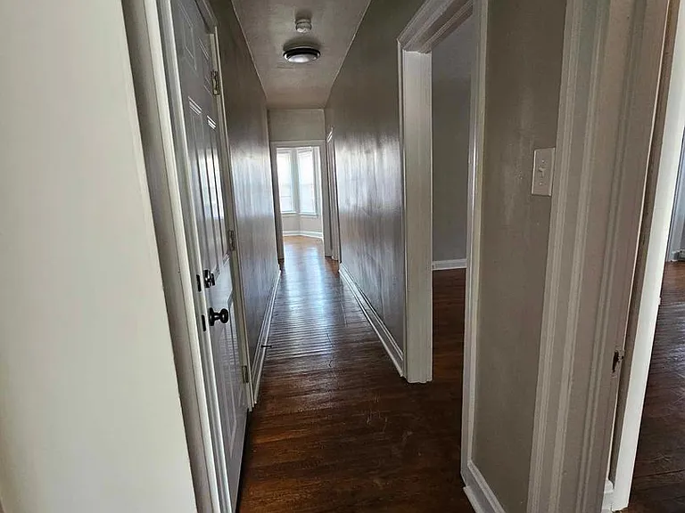 145 E North Ave — Photo 10