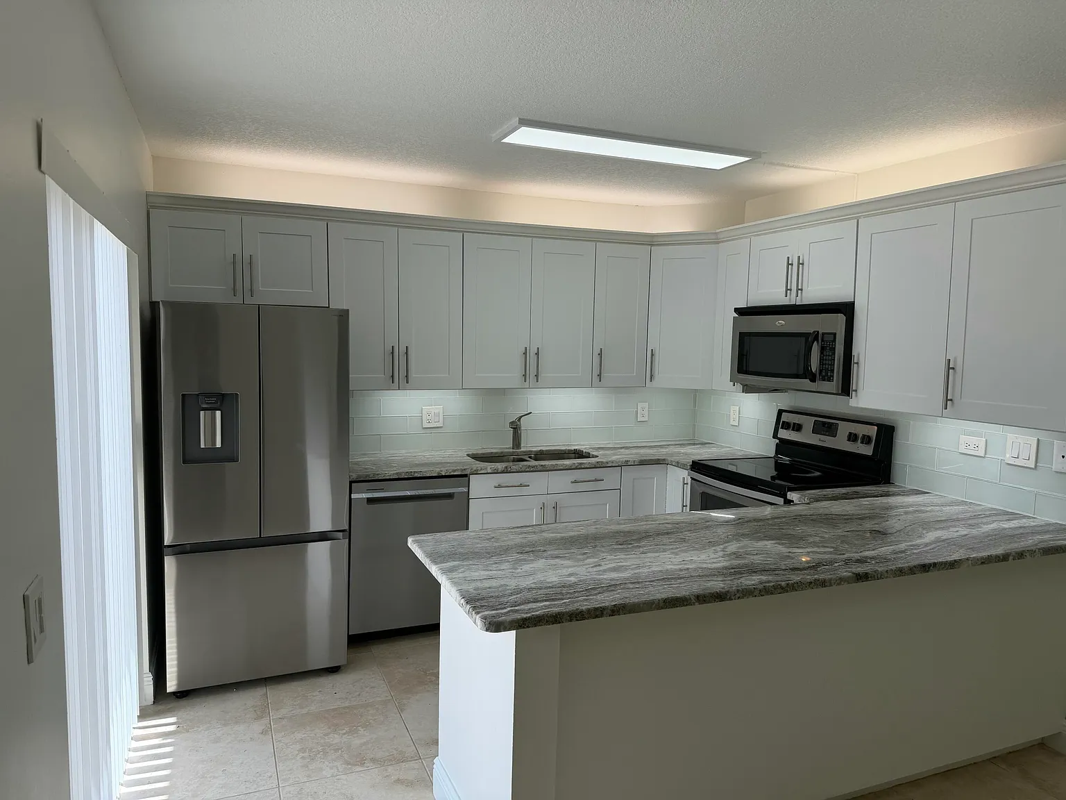 2 bed, 2.5 bath, 1325 sqft, $2,450 — Photo 4