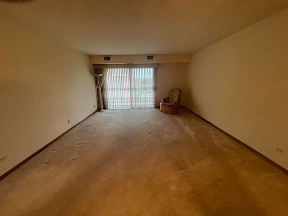 5th image of 6460 W Belle Plaine Ave APT 505