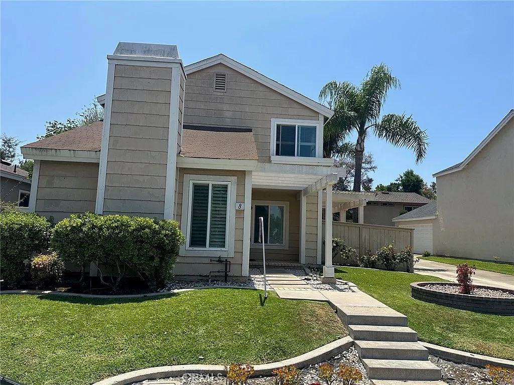 3 bed, 2.5 bath, 1571 sqft, $5,000 — Photo 1