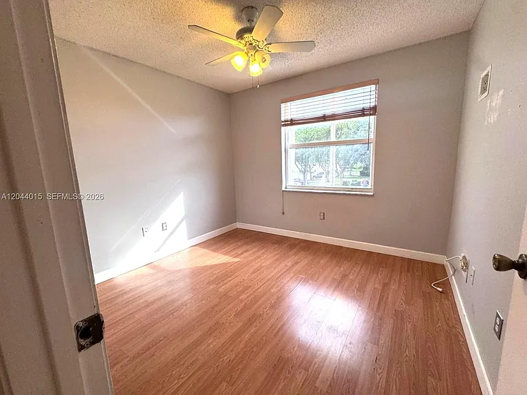 1435 NW 154th Ln #- — Photo 7