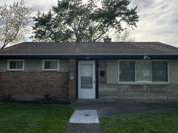 17906 Oakwood Ave, Lansing, IL 60438