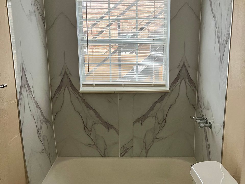 1st image of 624 W Neely St #634
