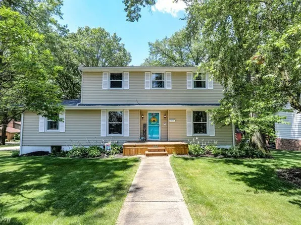 422 Oak Manor Dr, Ravenna, OH 44266