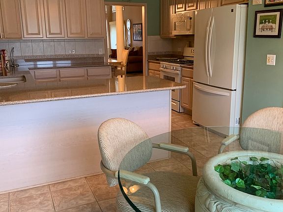 4th image of 349 Saint Andrews Dr